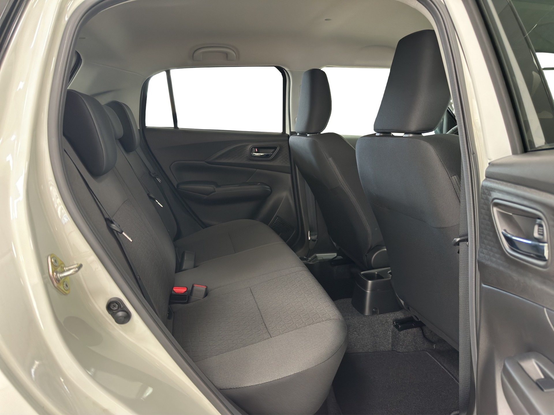 SUZUKI Swift 1.2 Sakura Top Hybrid 4x4-image-9