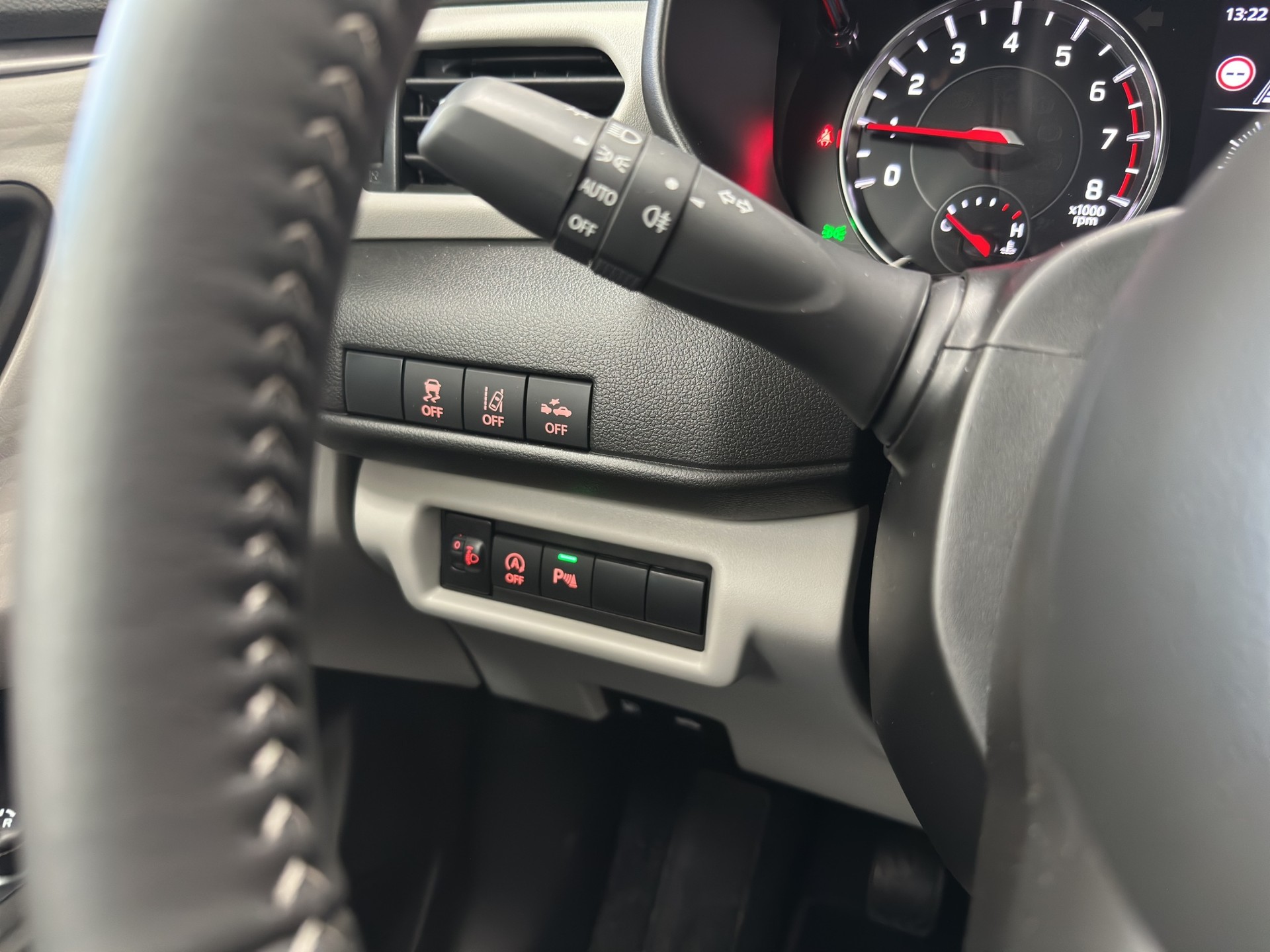 SUZUKI Swift 1.2 Sakura Top Hybrid 4x4-image-26