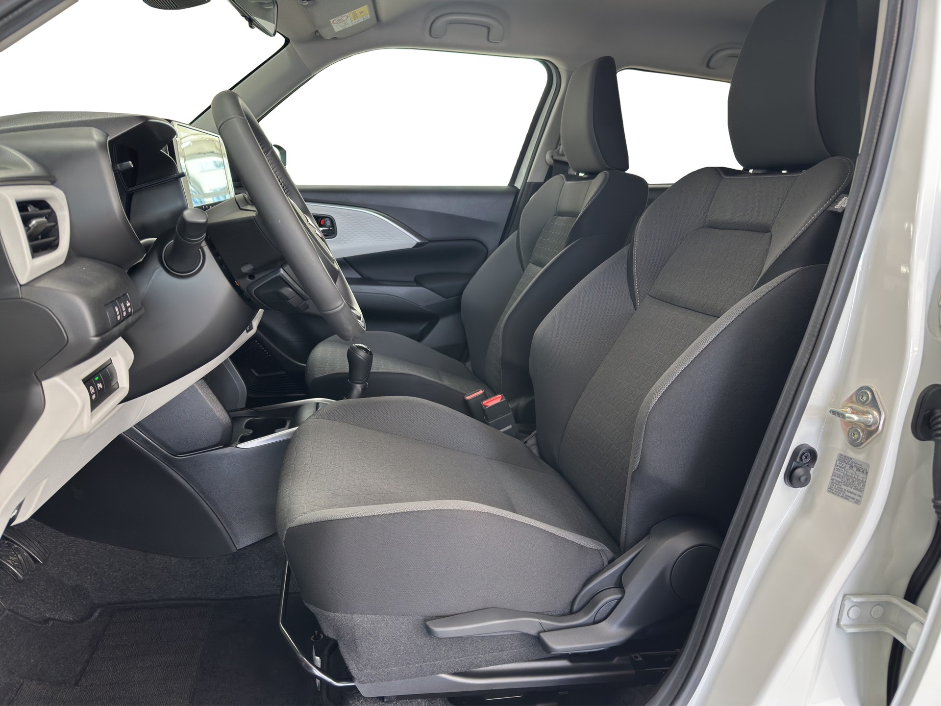 SUZUKI Swift 1.2 Sakura Top Hybrid 4x4-image-21
