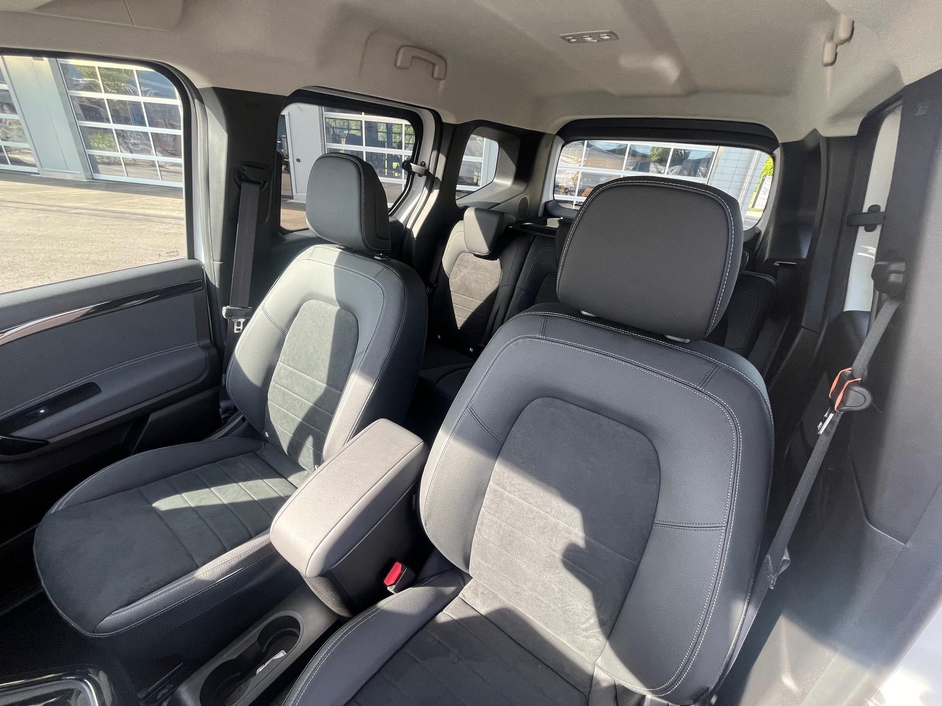 MERCEDES-BENZ 180 d Style Van S-image-14