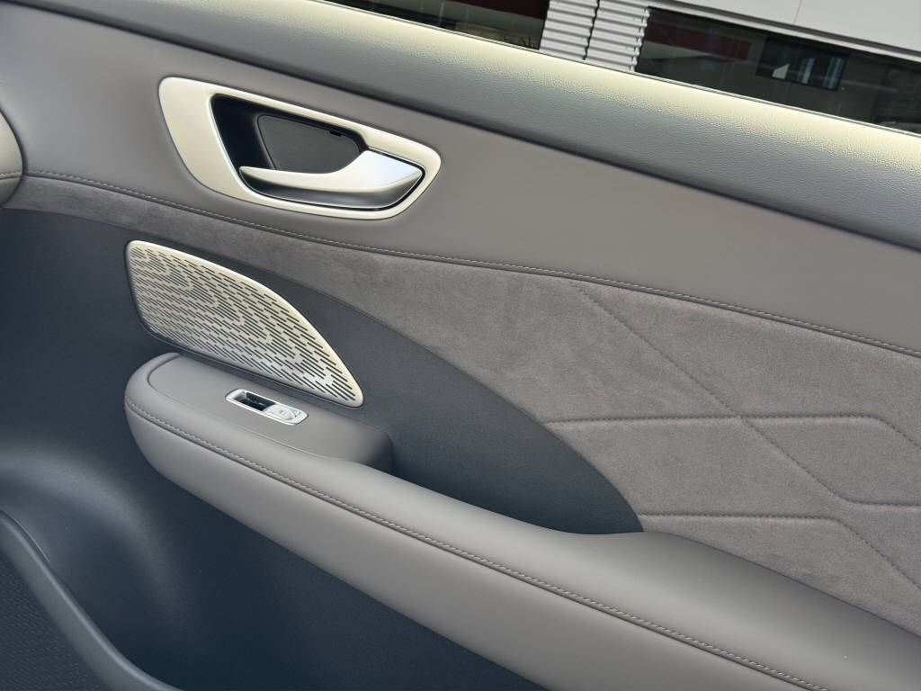 MG S6 EV 77 kWh Luxury 4WD 361 ch-image-27