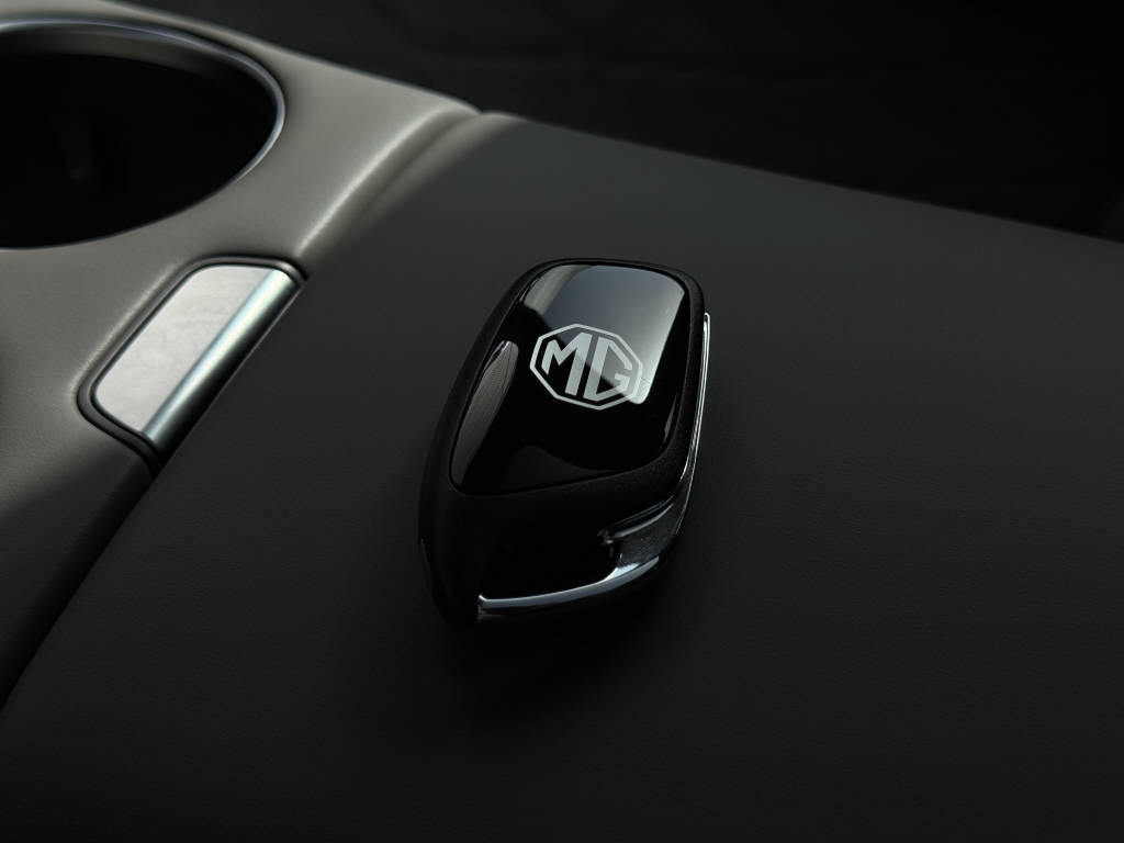 MG S6 EV 77 kWh Luxury 4WD 361 ch-image-29