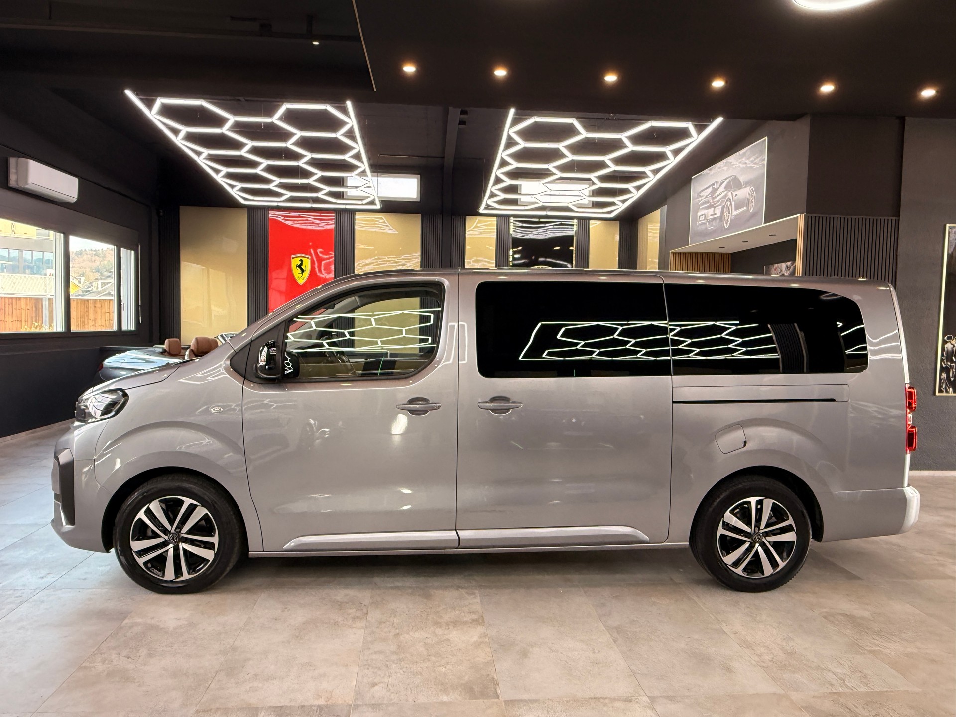PEUGEOT Traveller 2.0 BlueHDi Business Long EAT8-image-7