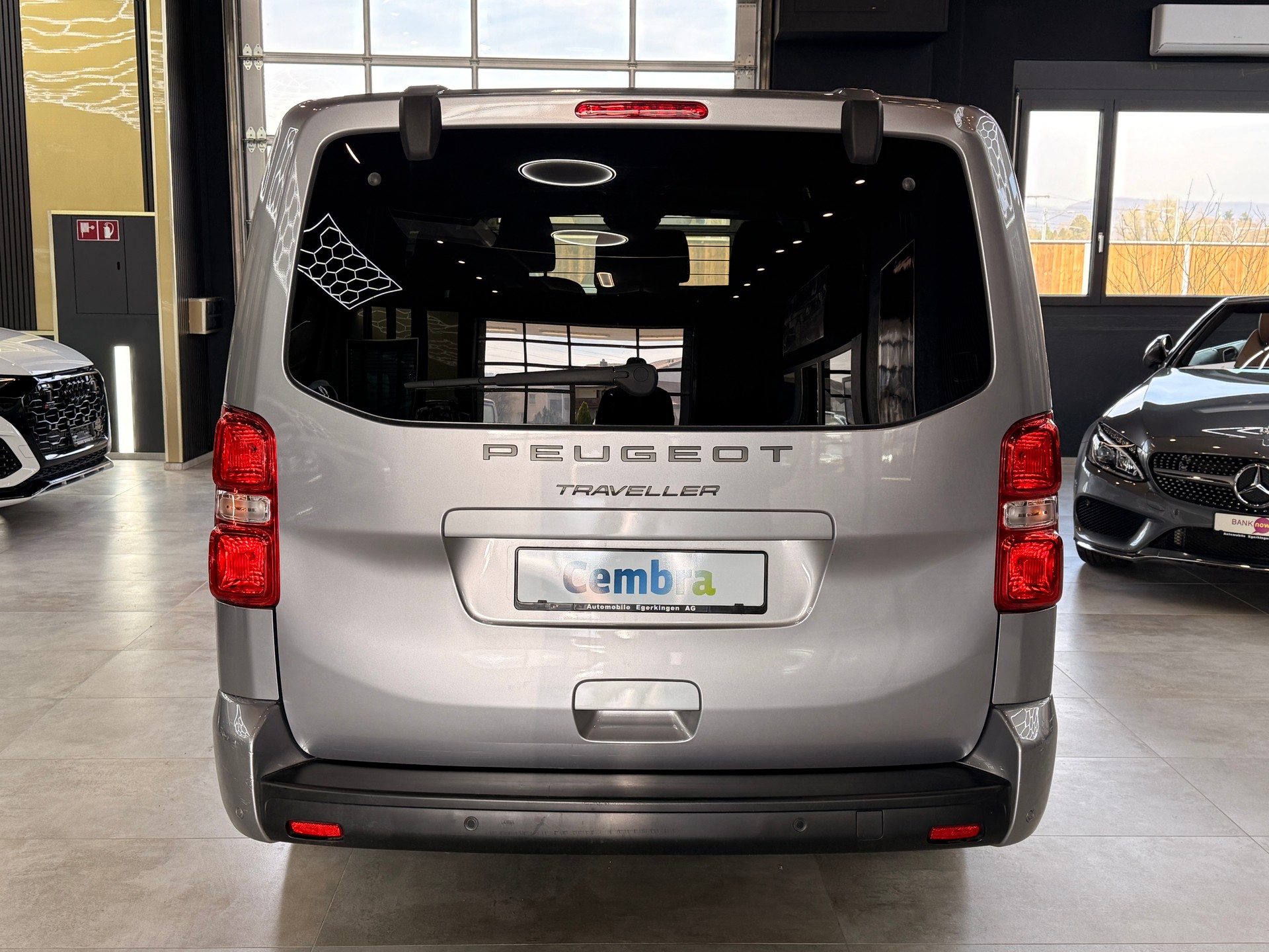 PEUGEOT Traveller 2.0 BlueHDi Business Long EAT8-image-5