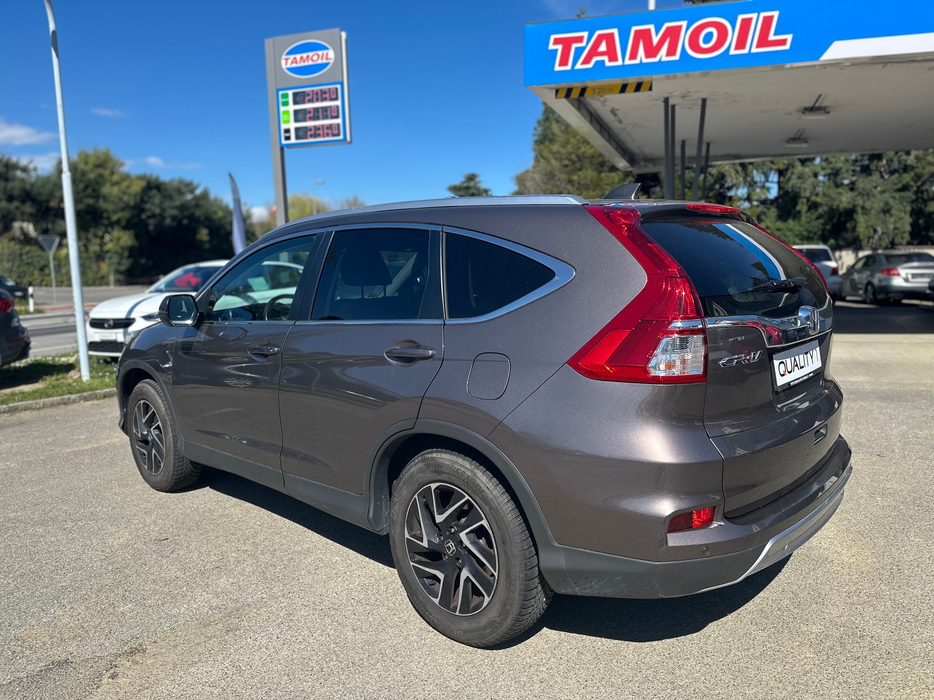 HONDA CR-V 2.0 Executive 4WD Automatic-image-2