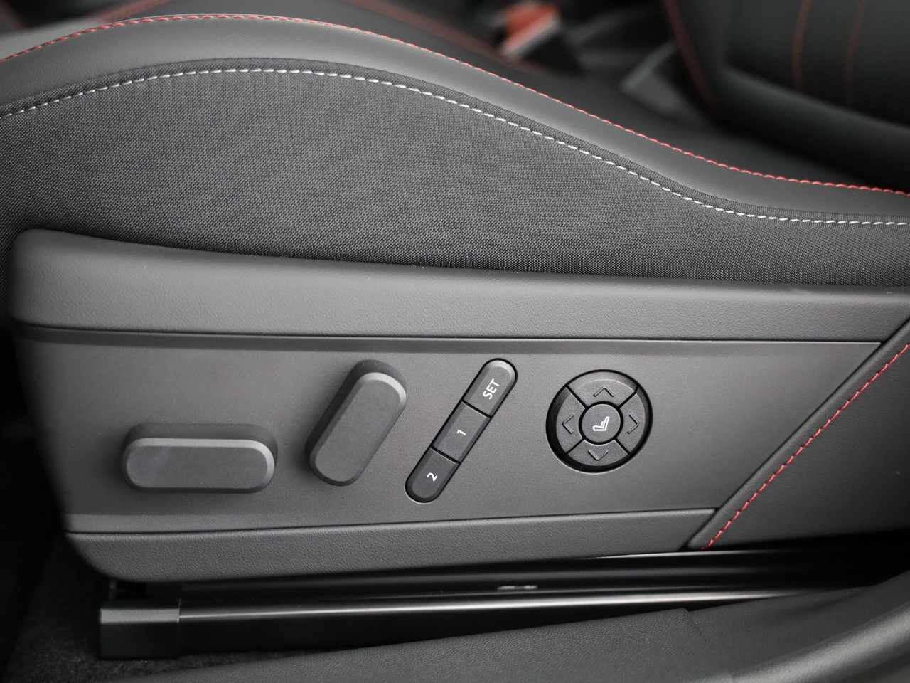 MINI Aceman E John Cooper Works-image-12