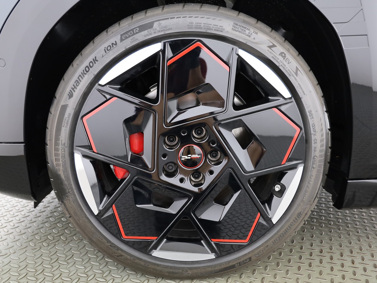 MINI Aceman E John Cooper Works-image-22