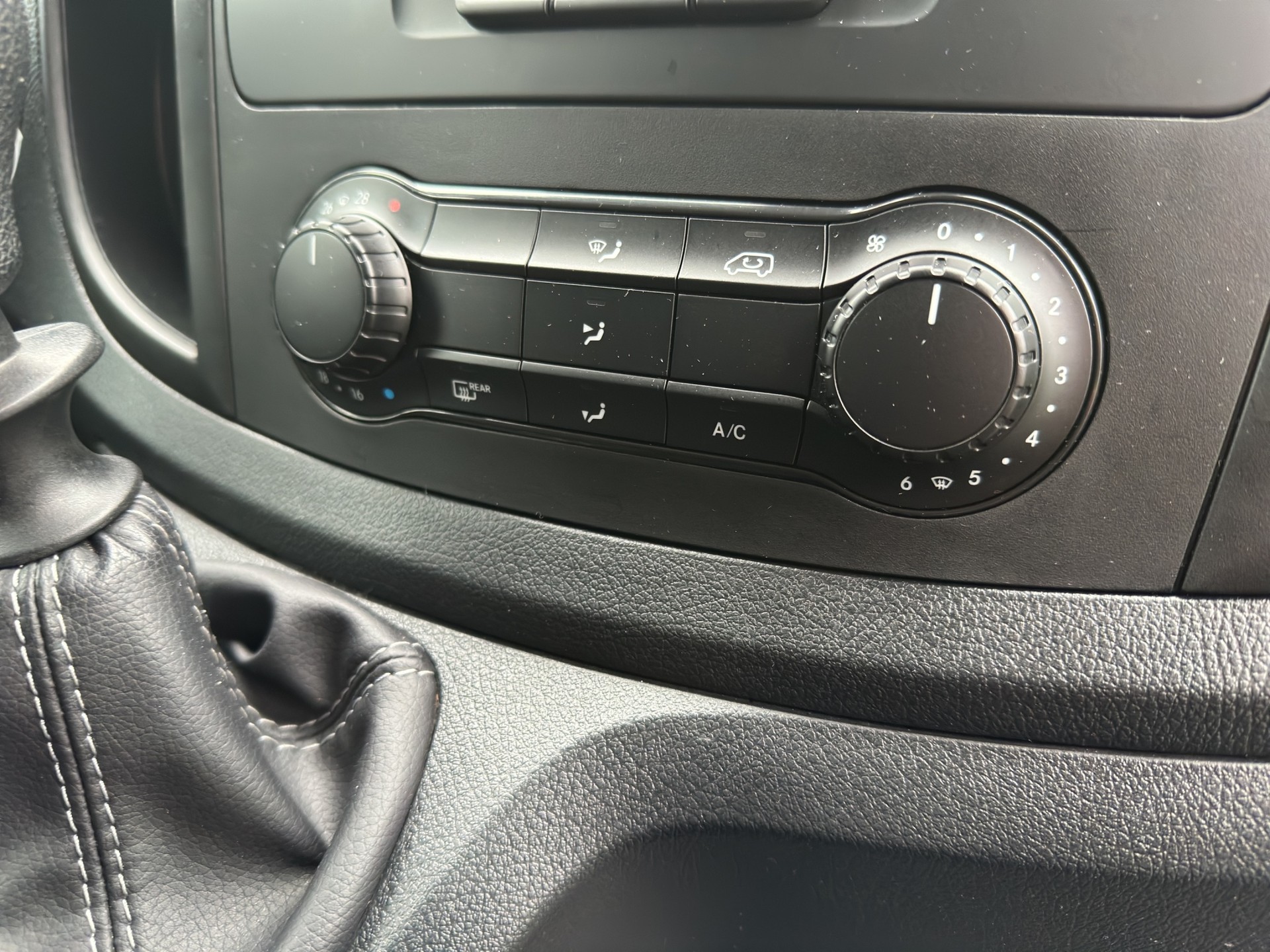 MERCEDES-BENZ Vito 116 CDI Base-image-12