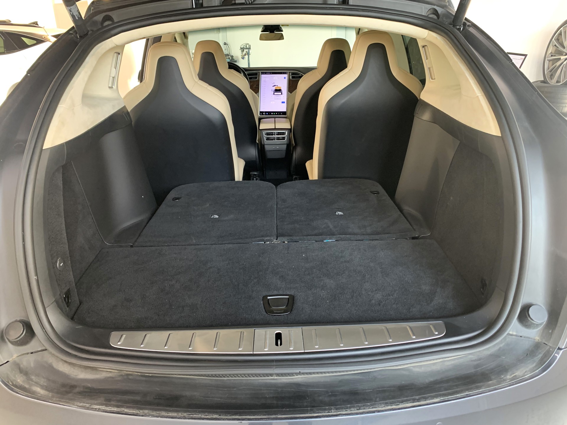 TESLA Model X 100 D-image-14