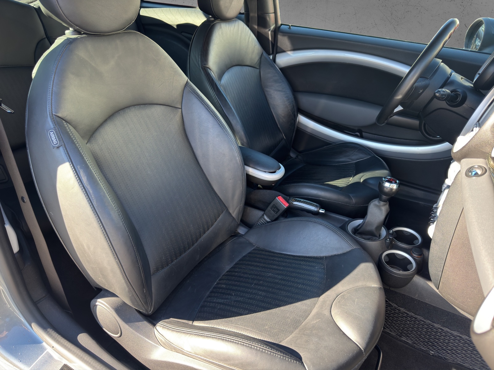 MINI Cooper John Cooper Works-image-8