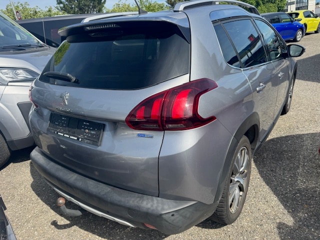 PEUGEOT 2008 1.2 PureTech Allure EAT6-image-2