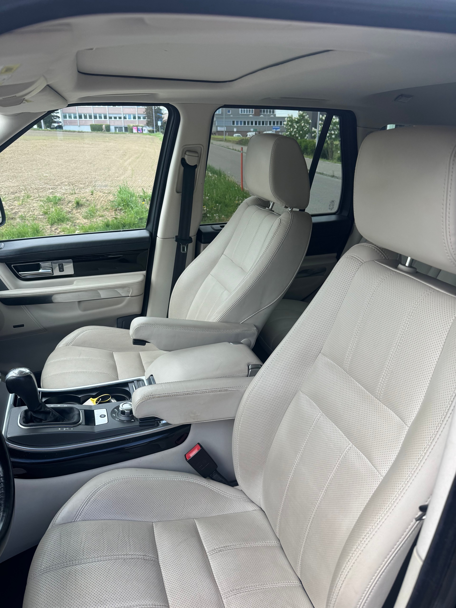 LAND ROVER Range Rover Sport 3.6 TDV8 HSE Automatic-image-12