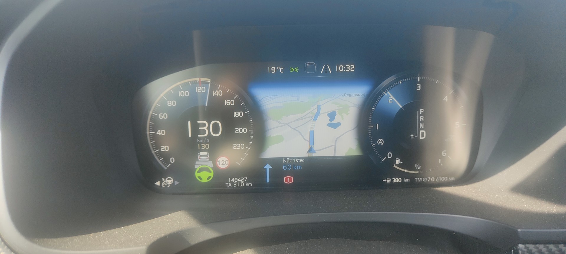 VOLVO V90 2.0 D5 R-Design AWD-image-17