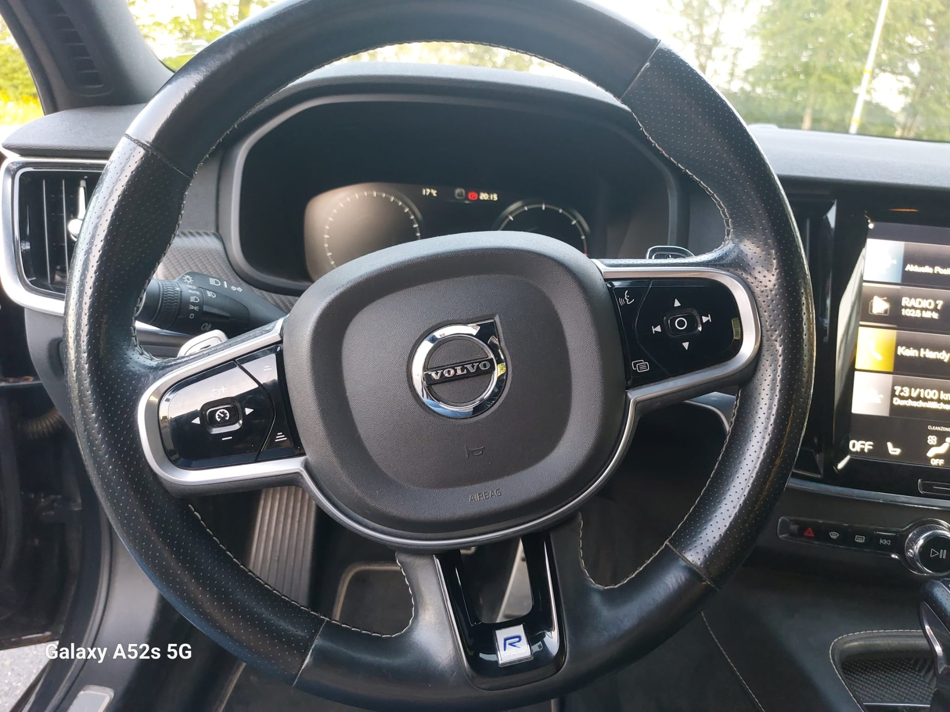 VOLVO V90 2.0 D5 R-Design AWD-image-9