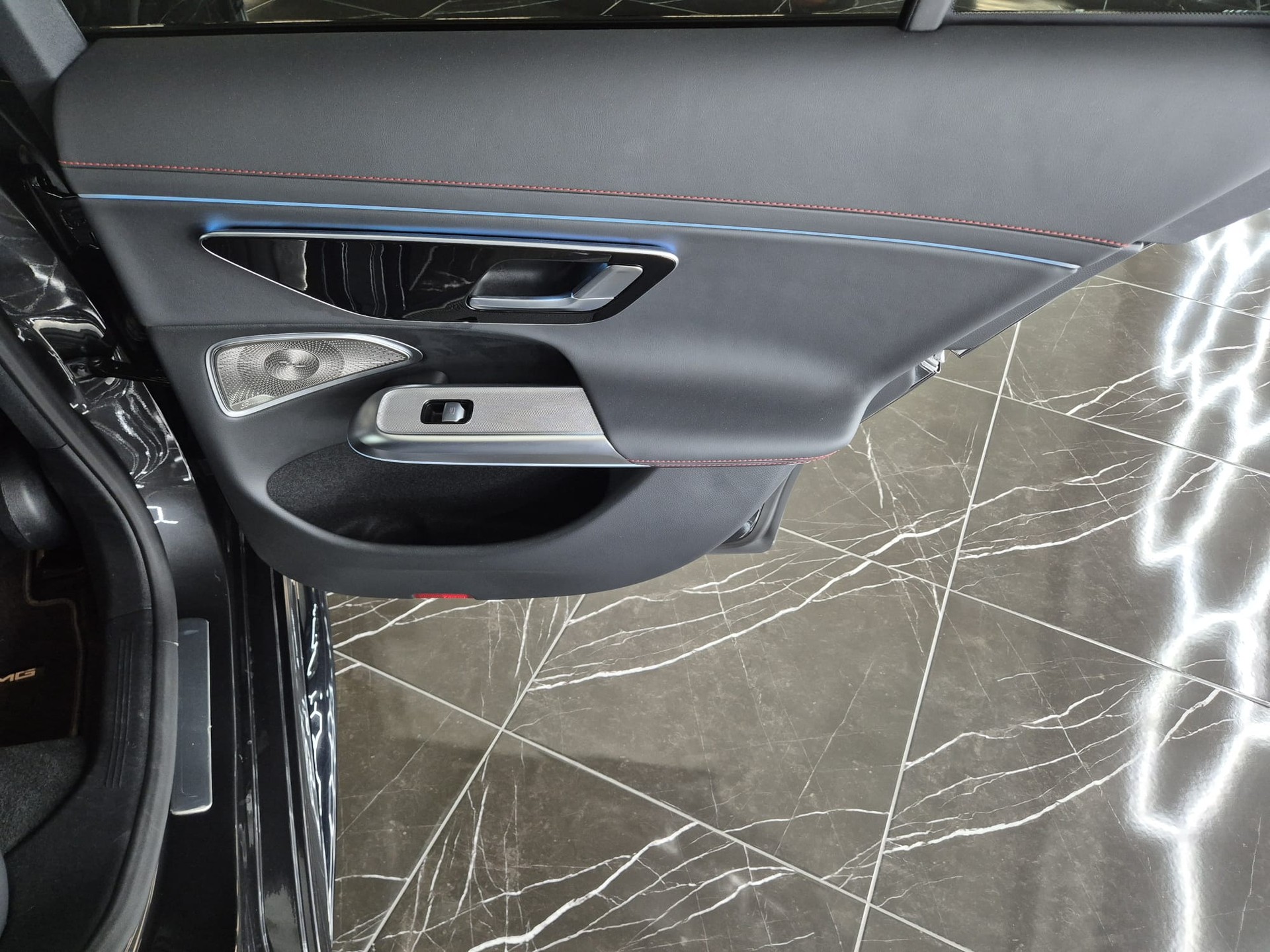 MERCEDES-BENZ E 53 Hybrid T 4Matic+ 9G-Tronic-image-22
