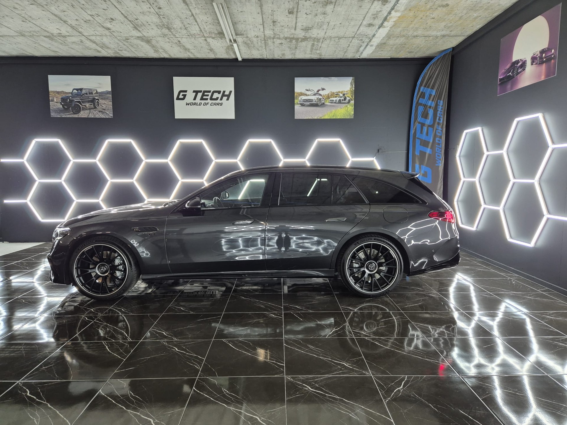 MERCEDES-BENZ E 53 Hybrid T 4Matic+ 9G-Tronic-showroom-element-1