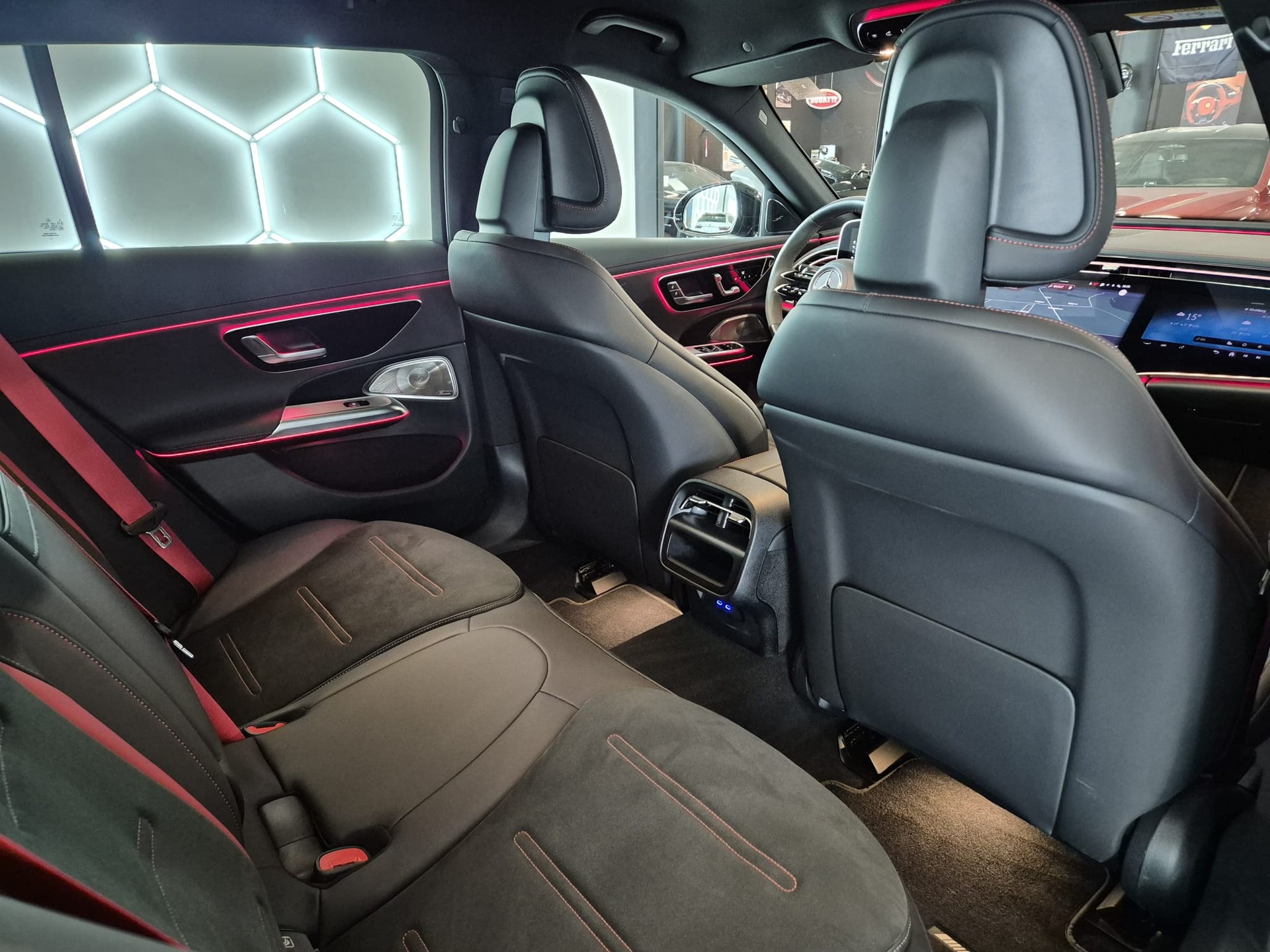 MERCEDES-BENZ E 53 Hybrid T 4Matic+ 9G-Tronic-image-22