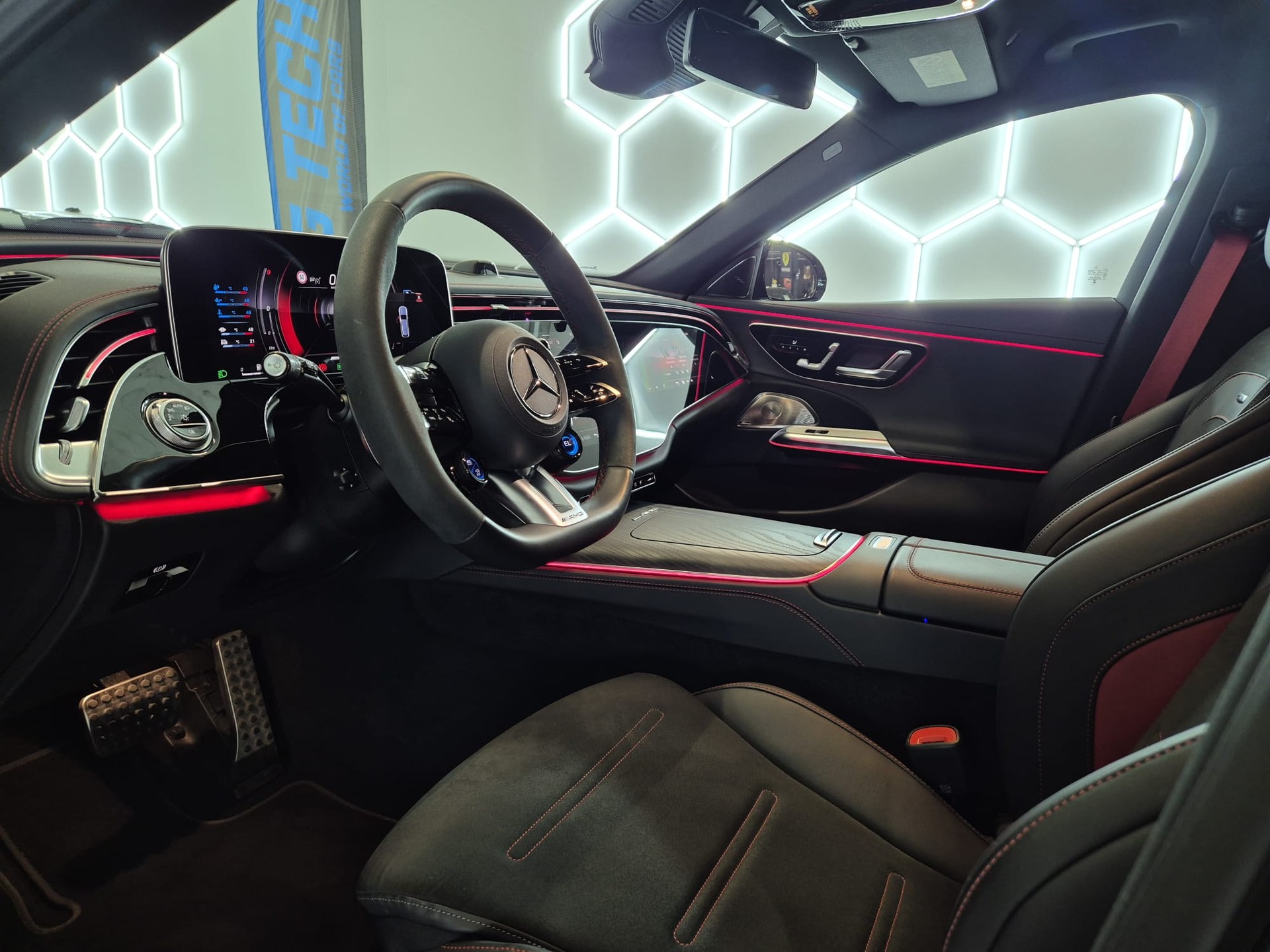 MERCEDES-BENZ E 53 Hybrid T 4Matic+ 9G-Tronic-image-16