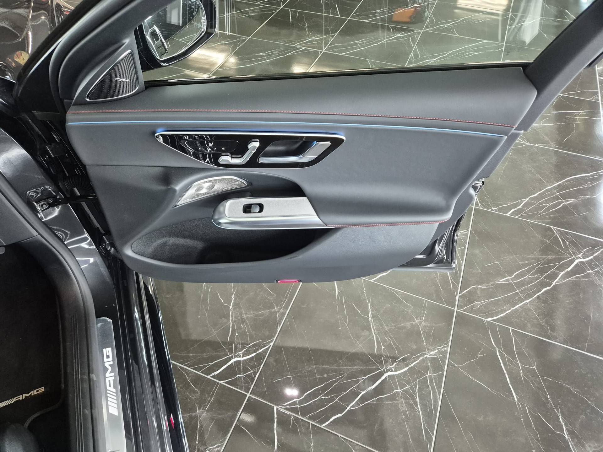 MERCEDES-BENZ E 53 Hybrid T 4Matic+ 9G-Tronic-image-25
