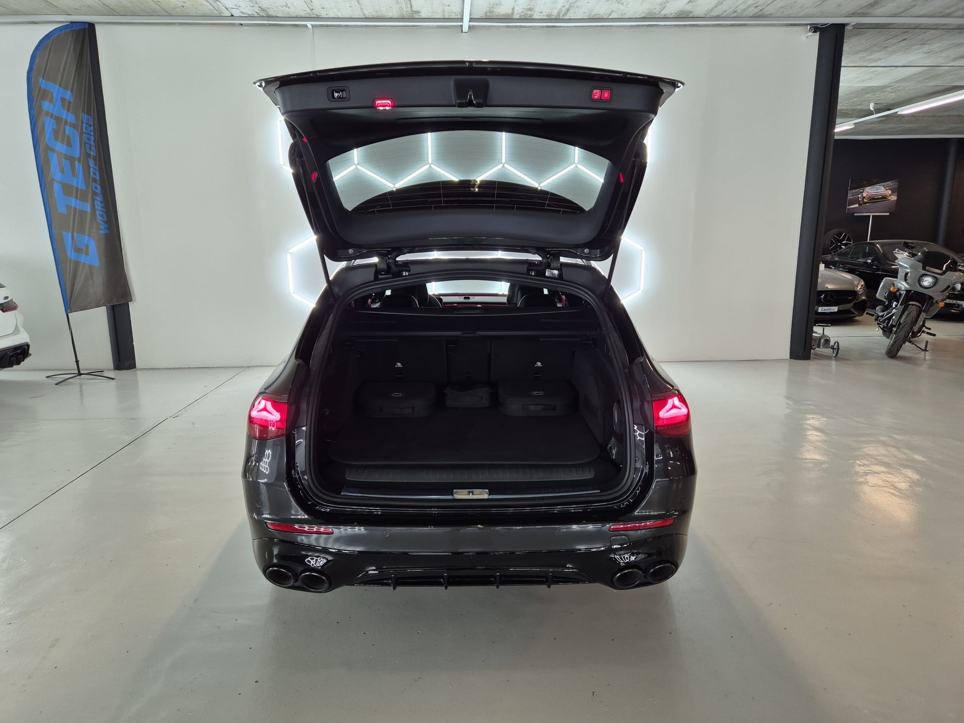 MERCEDES-BENZ E 53 Hybrid T 4Matic+ 9G-Tronic-image-12