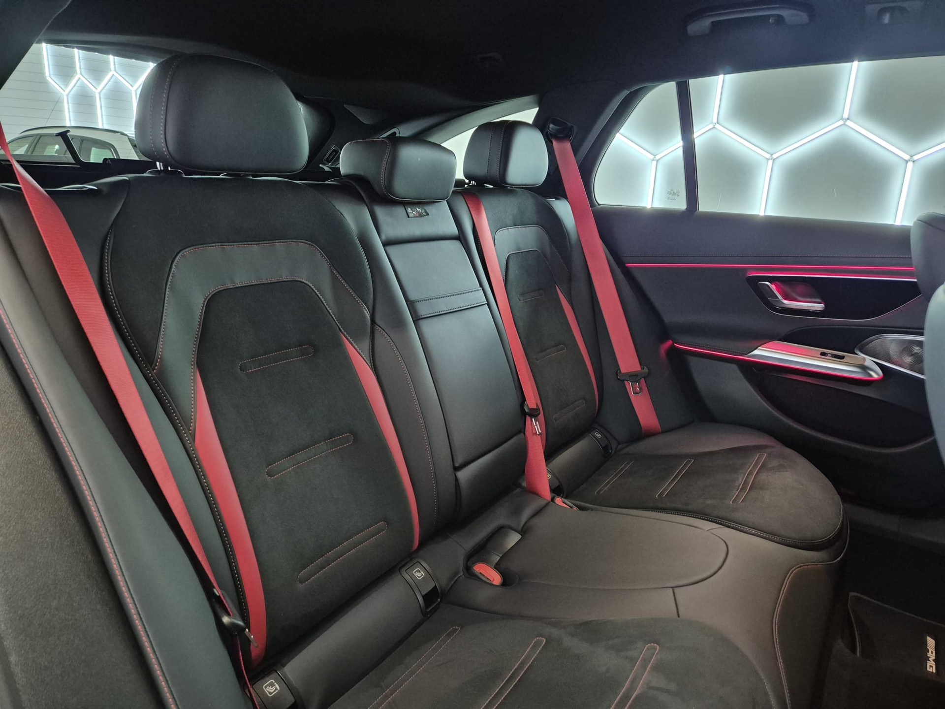 MERCEDES-BENZ E 53 Hybrid T 4Matic+ 9G-Tronic-image-23