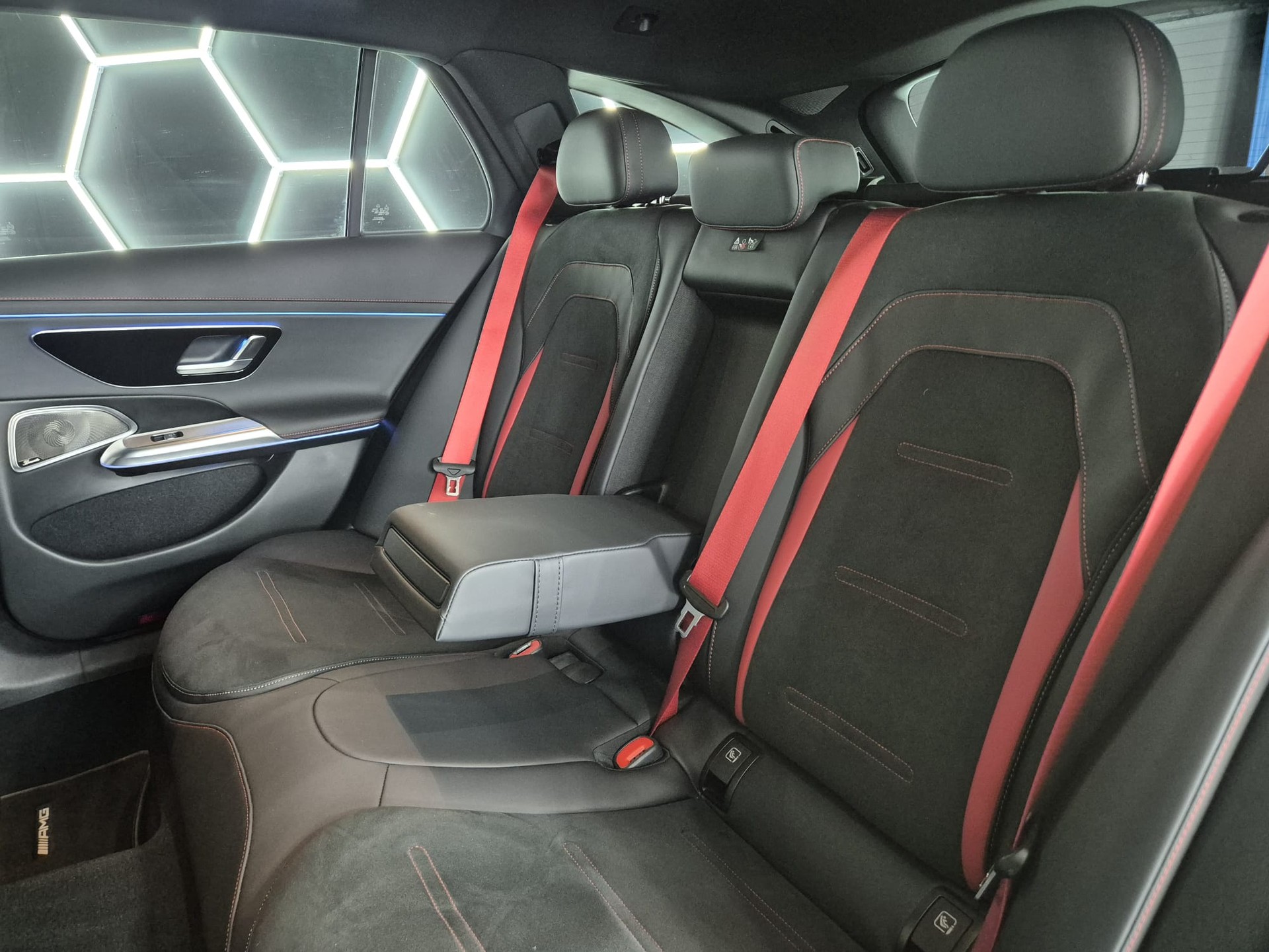 MERCEDES-BENZ E 53 Hybrid T 4Matic+ 9G-Tronic-image-17