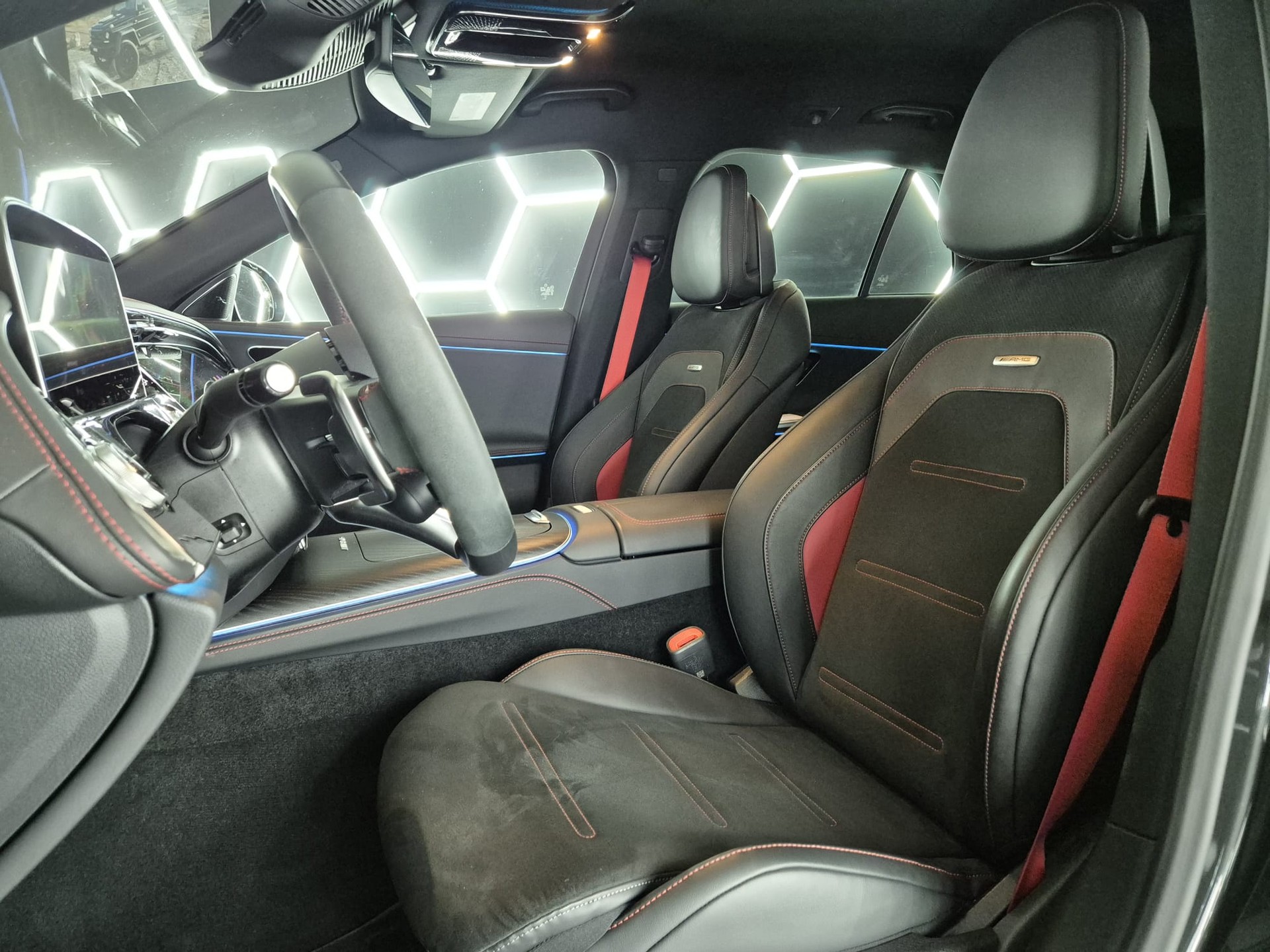MERCEDES-BENZ E 53 Hybrid T 4Matic+ 9G-Tronic-image-13