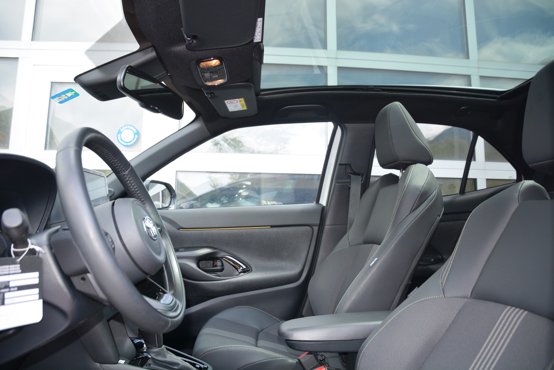 TOYOTA Yaris Cross 1.5 Adventure e-CVT AWDi-image-15