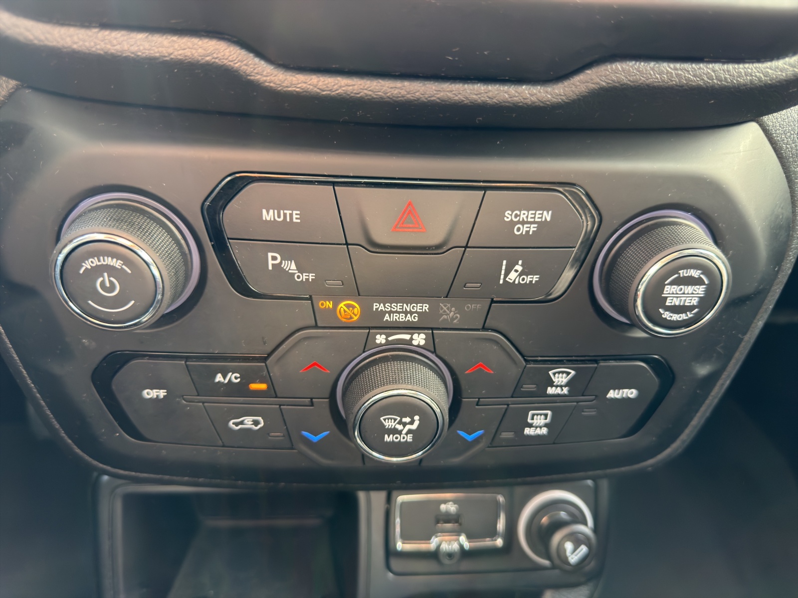 JEEP Renegade 1.0 Turbo Night Eagle-image-23