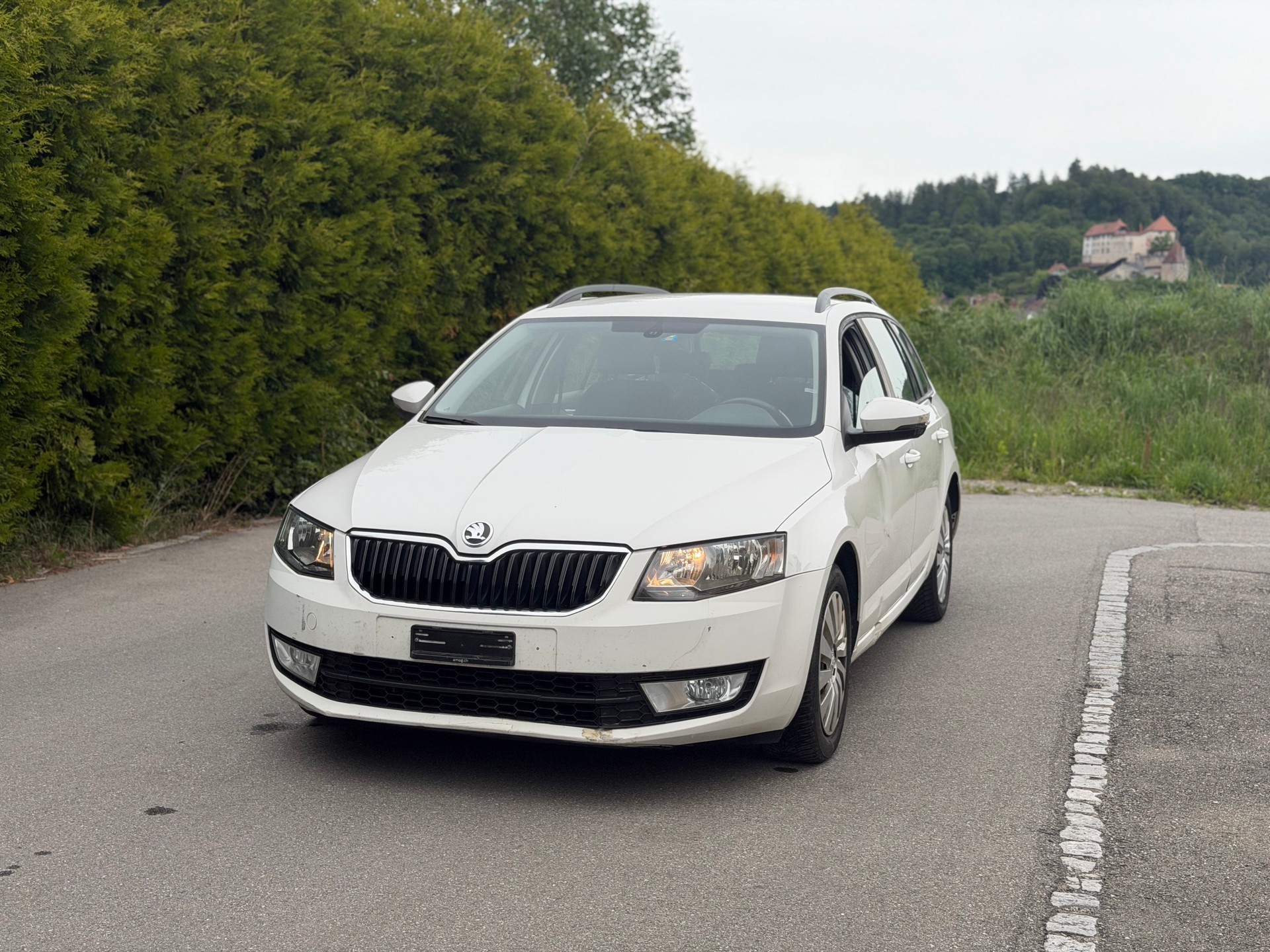 SKODA Octavia Combi 1.4 TSI Fresh DSG-image-0