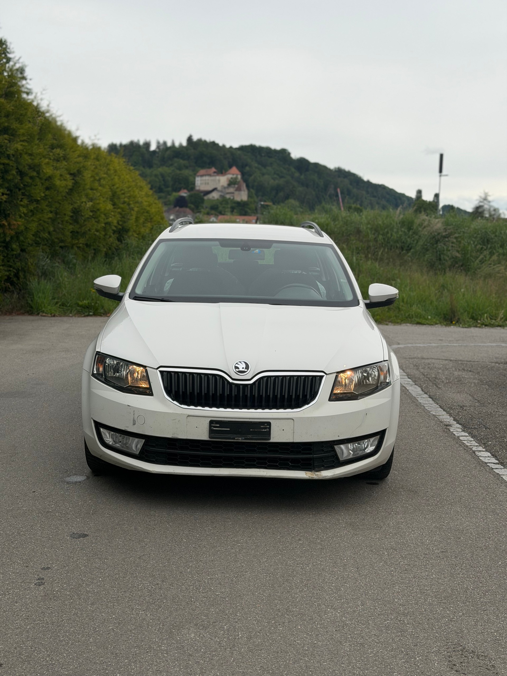 SKODA Octavia Combi 1.4 TSI Fresh DSG-image-1