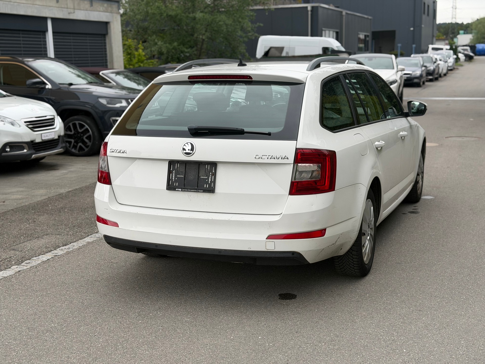 SKODA Octavia Combi 1.4 TSI Fresh DSG-image-3