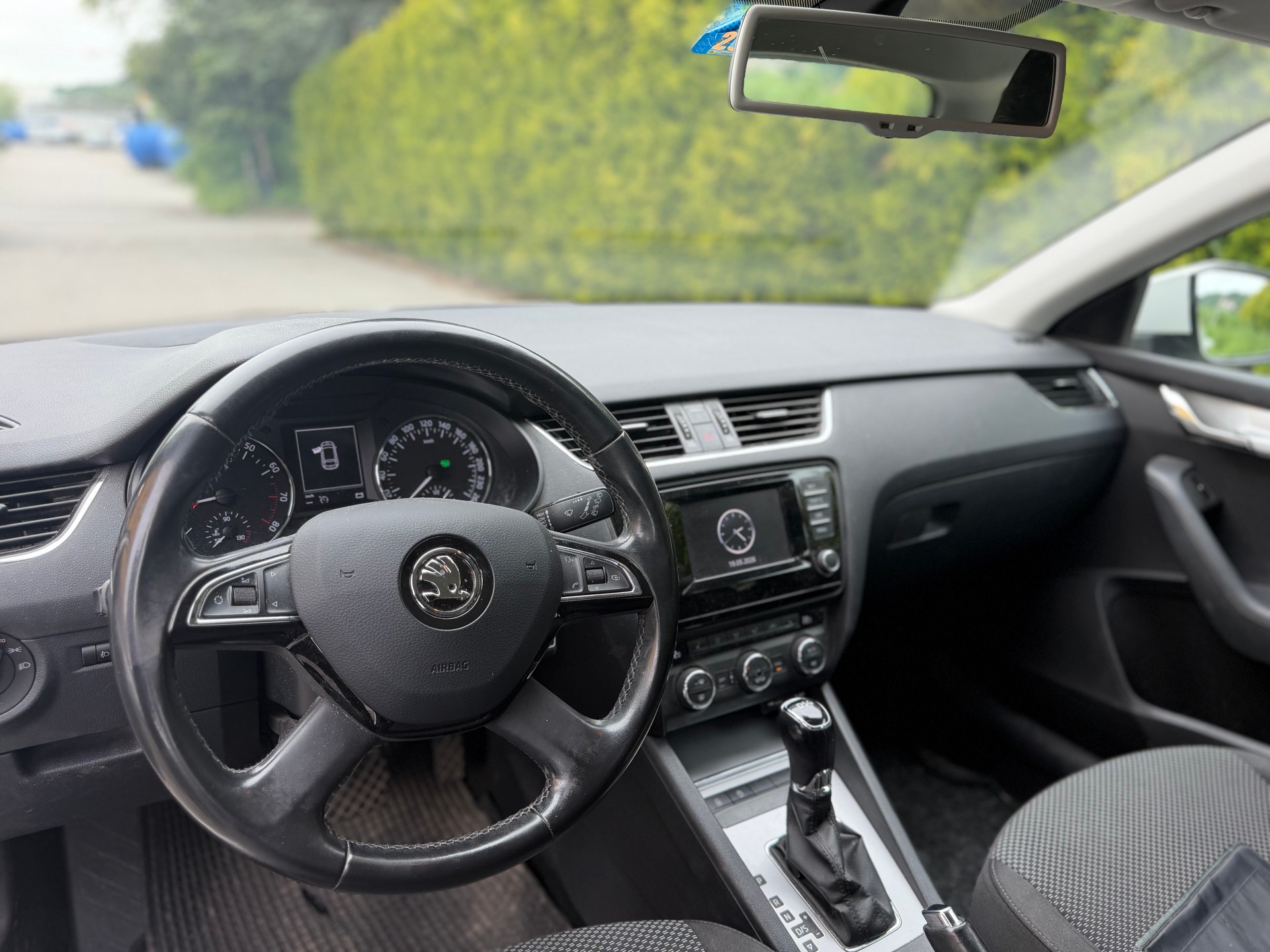 SKODA Octavia Combi 1.4 TSI Fresh DSG-image-8