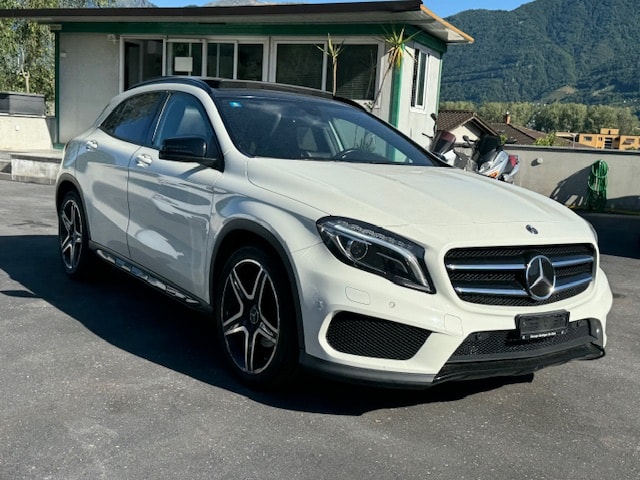 MERCEDES-BENZ GLA 200 AMG Line 7G-DCT