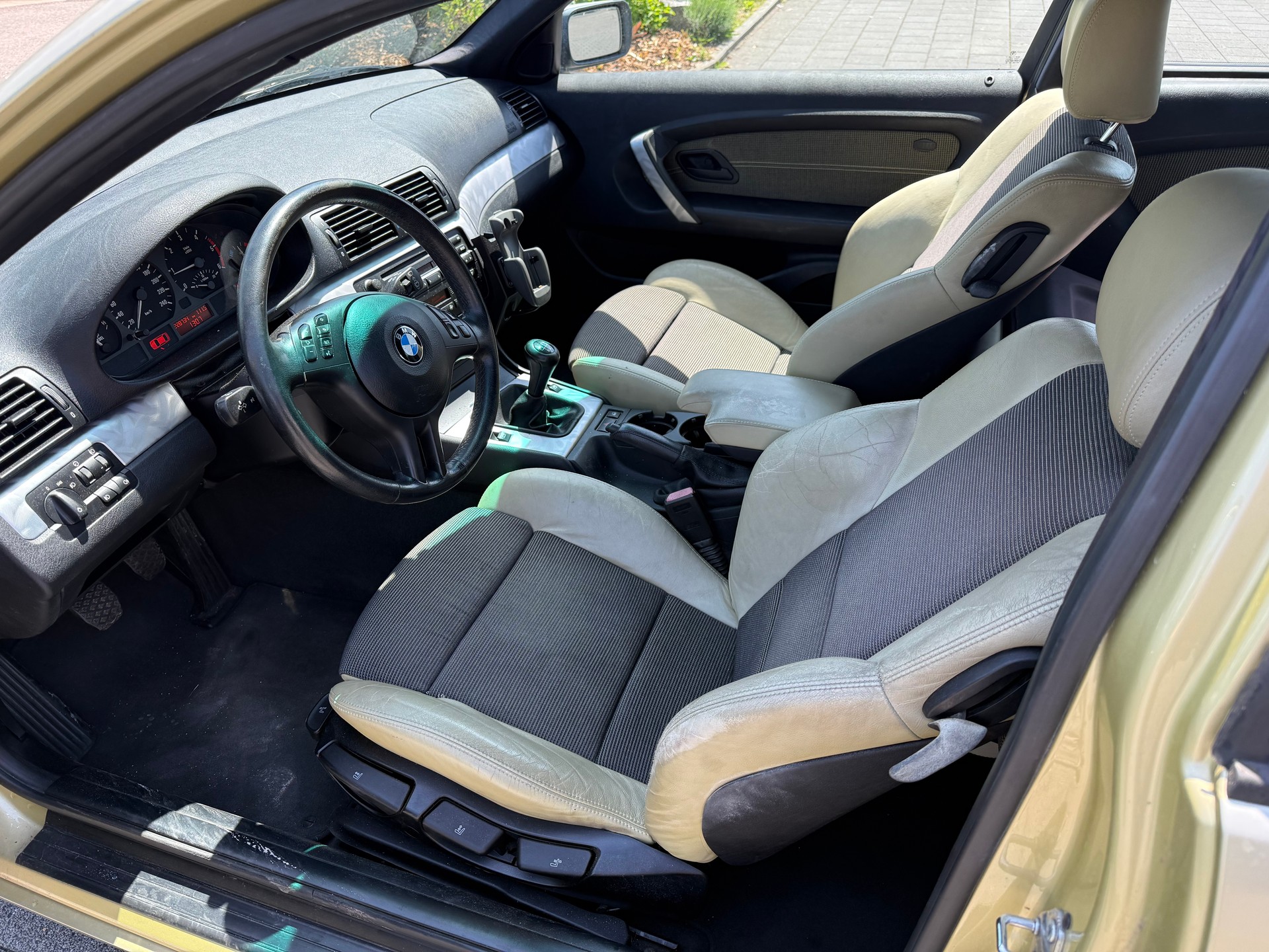 BMW 320td Compact-image-7