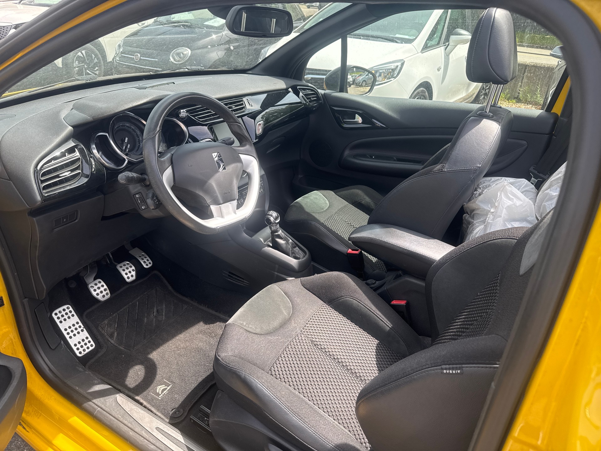 DS AUTOMOBILES DS3 Cabrio 1.2 VTi Chic-image-9