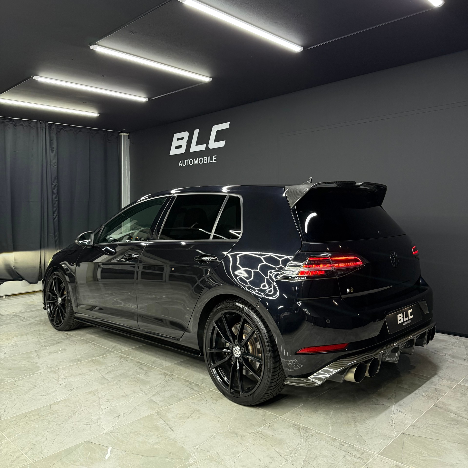 VW Golf 2.0 TSI R 4Motion DSG-image-4