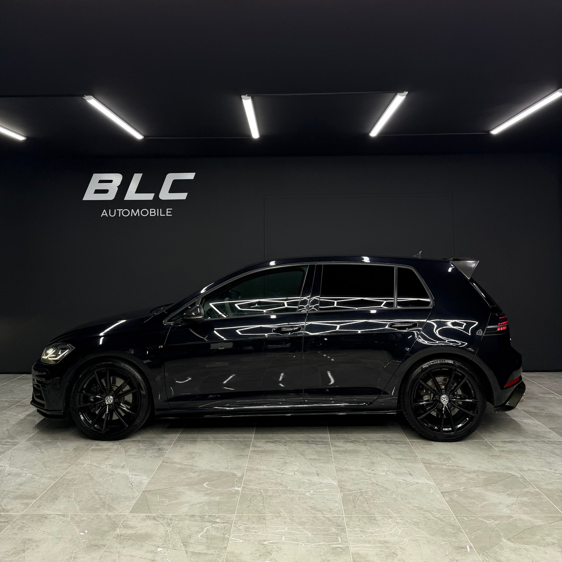 VW Golf 2.0 TSI R 4Motion DSG-image-2