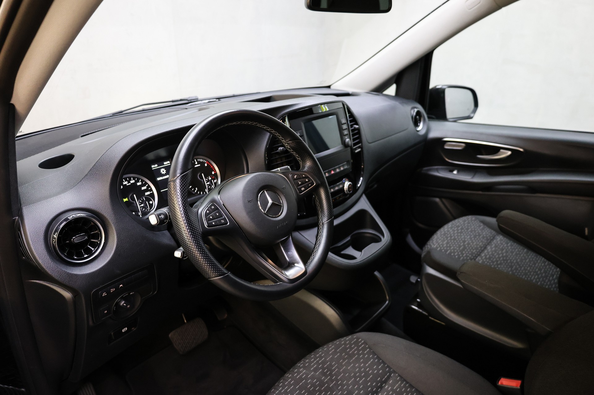 MERCEDES-BENZ Vito 116 Kombi L 2.0 CDI Select-image-18