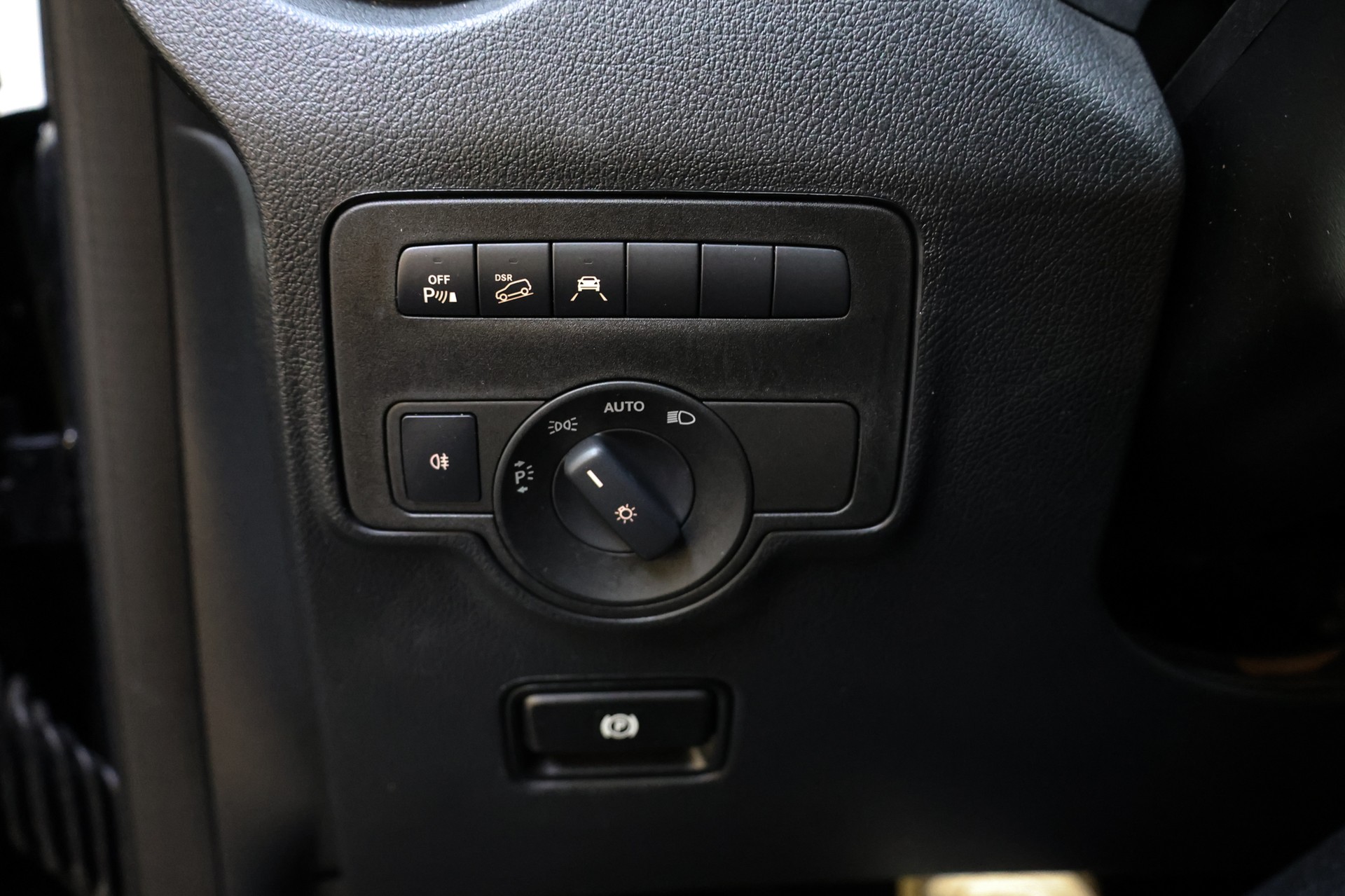 MERCEDES-BENZ Vito 116 Kombi L 2.0 CDI Select-image-25