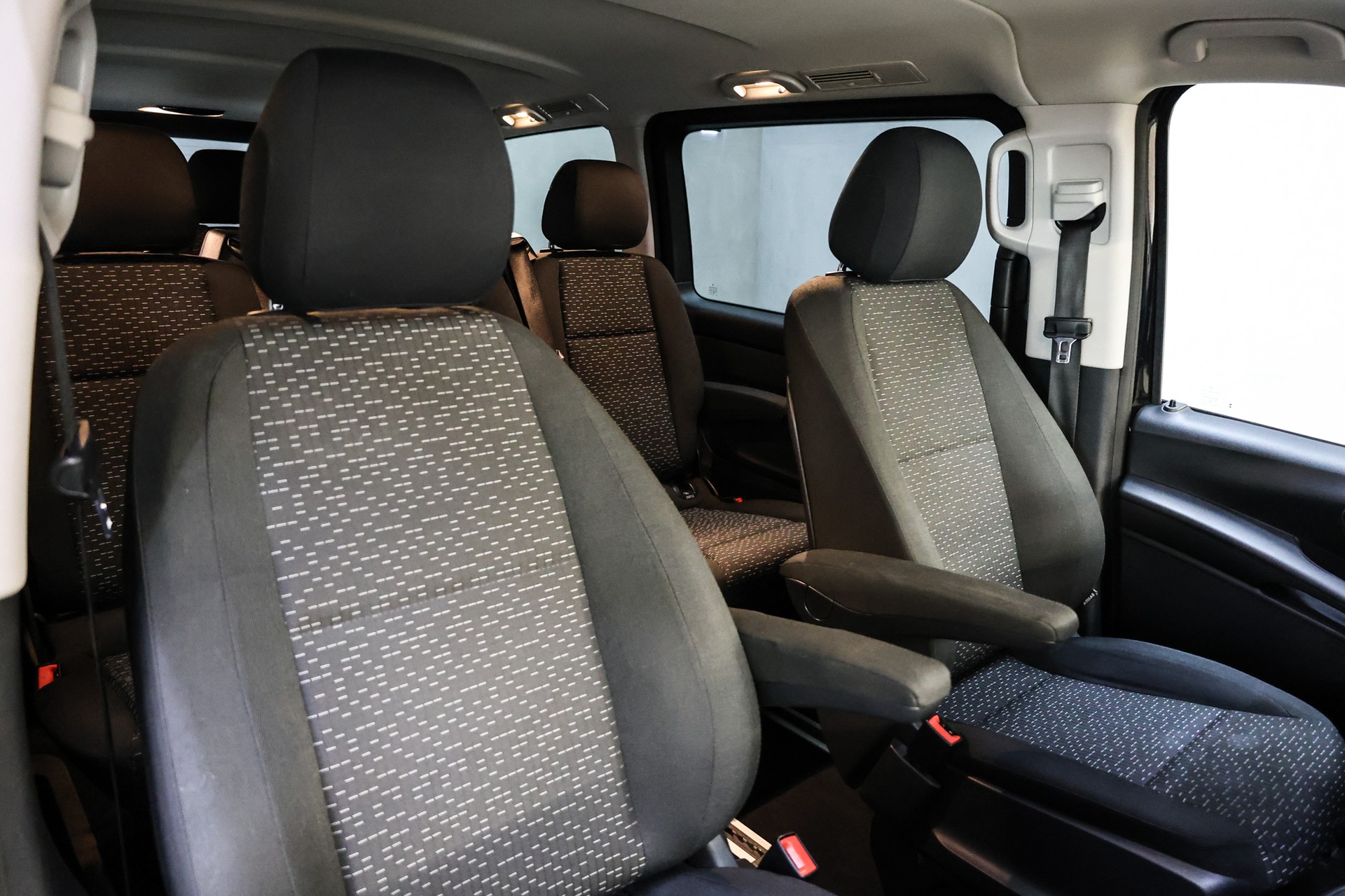 MERCEDES-BENZ Vito 116 Kombi L 2.0 CDI Select-image-35
