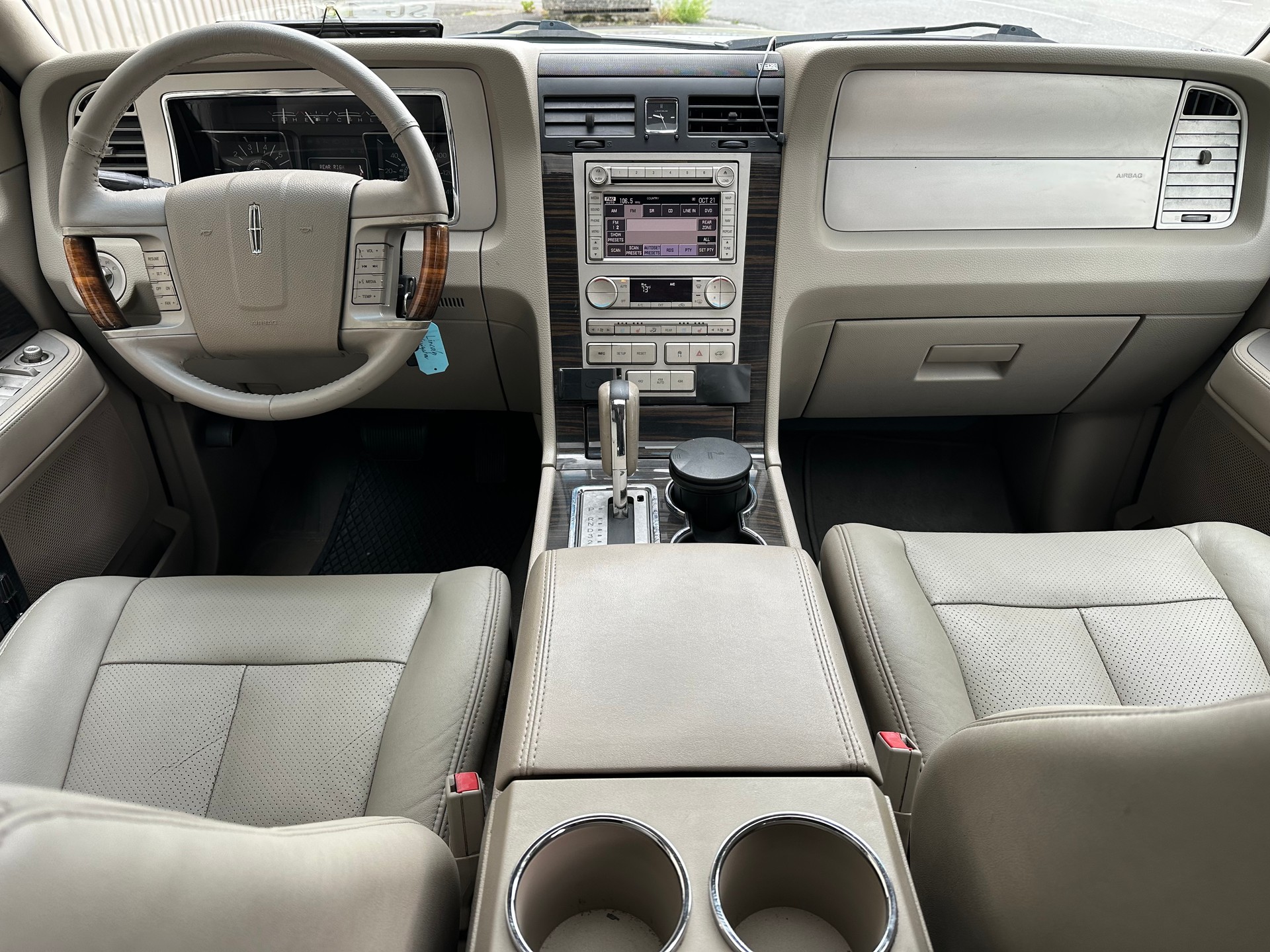 LINCOLN Navigator-image-13