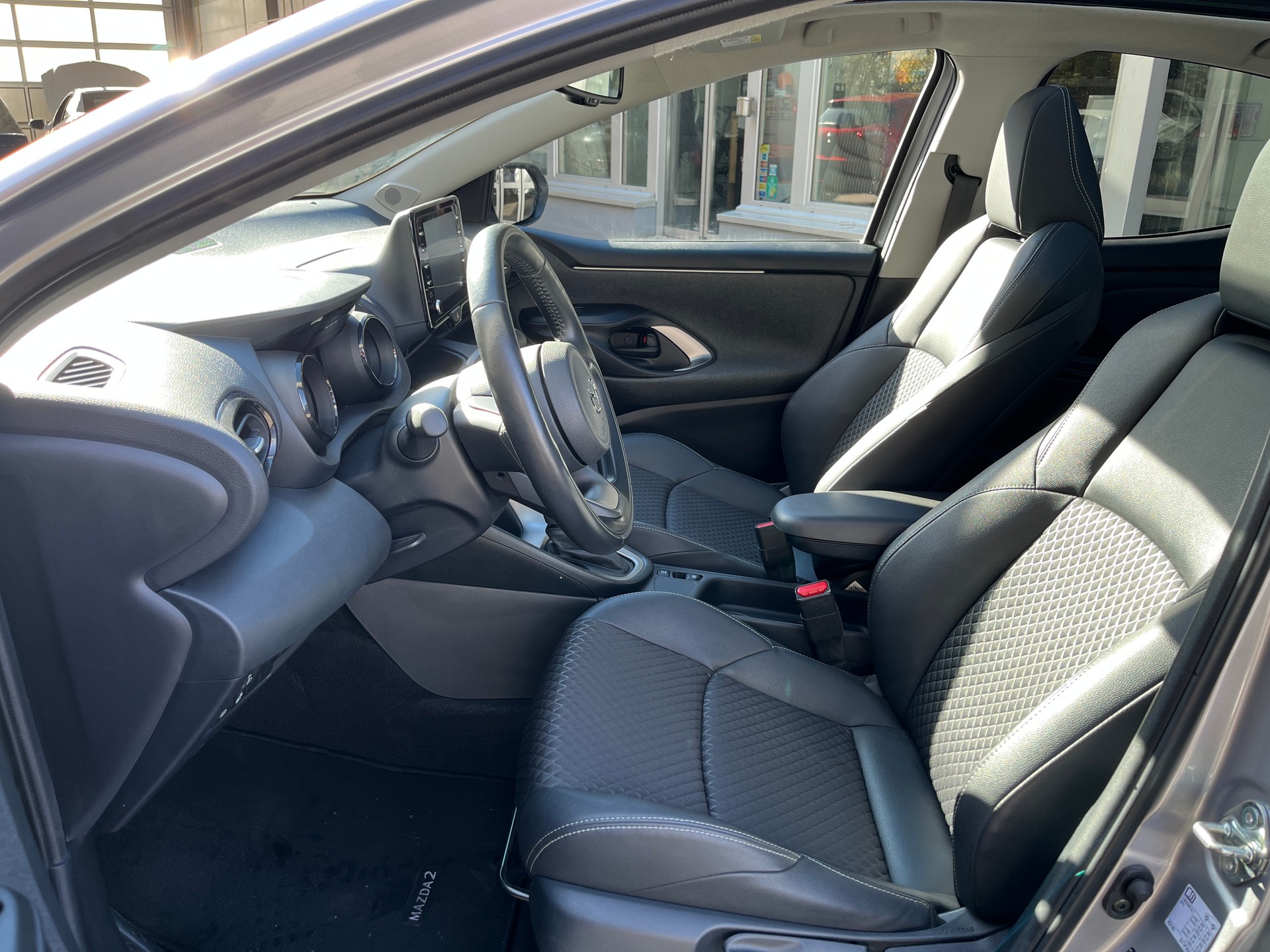 MAZDA 2 Hybrid Select-image-8