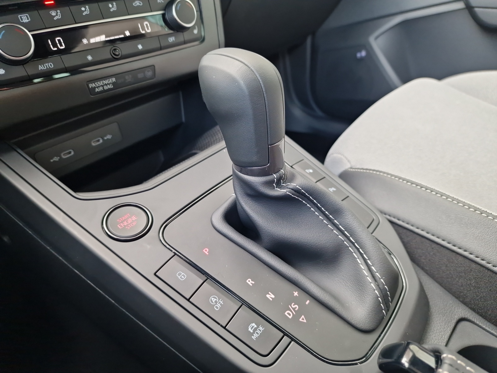 SEAT Arona 1.0 EcoTSI FR DSG NEW Model 2026-image-18