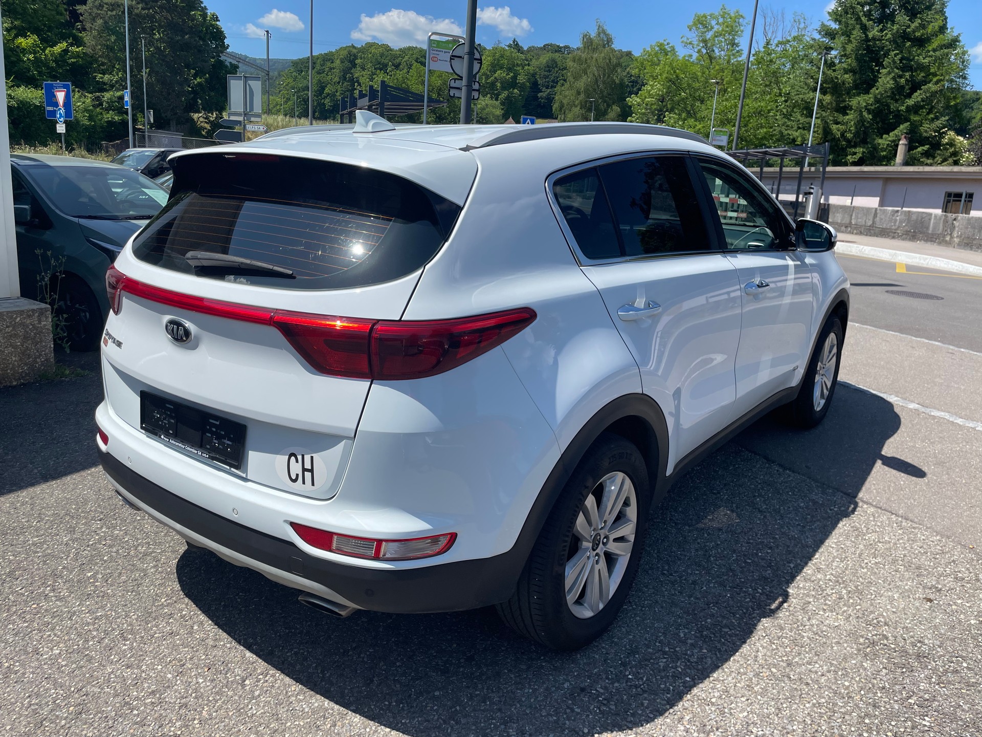 KIA Sportage 1.6 T-GDi Swiss City Line 4WD-image-2