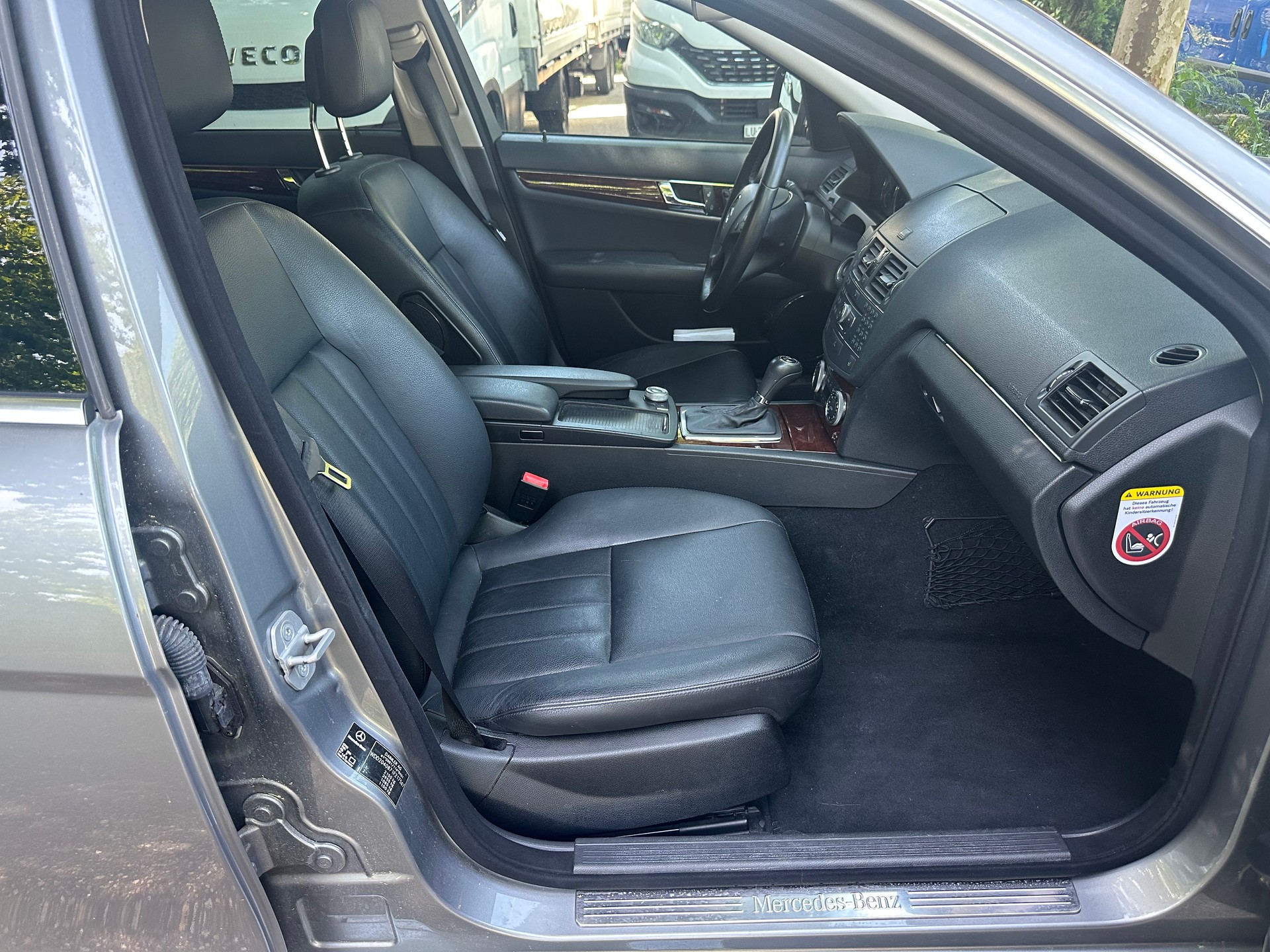 MERCEDES-BENZ C 350 4MATIC-image-8