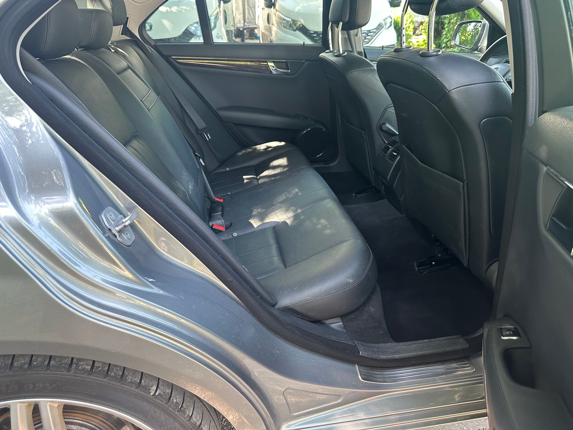 MERCEDES-BENZ C 350 4MATIC-image-11