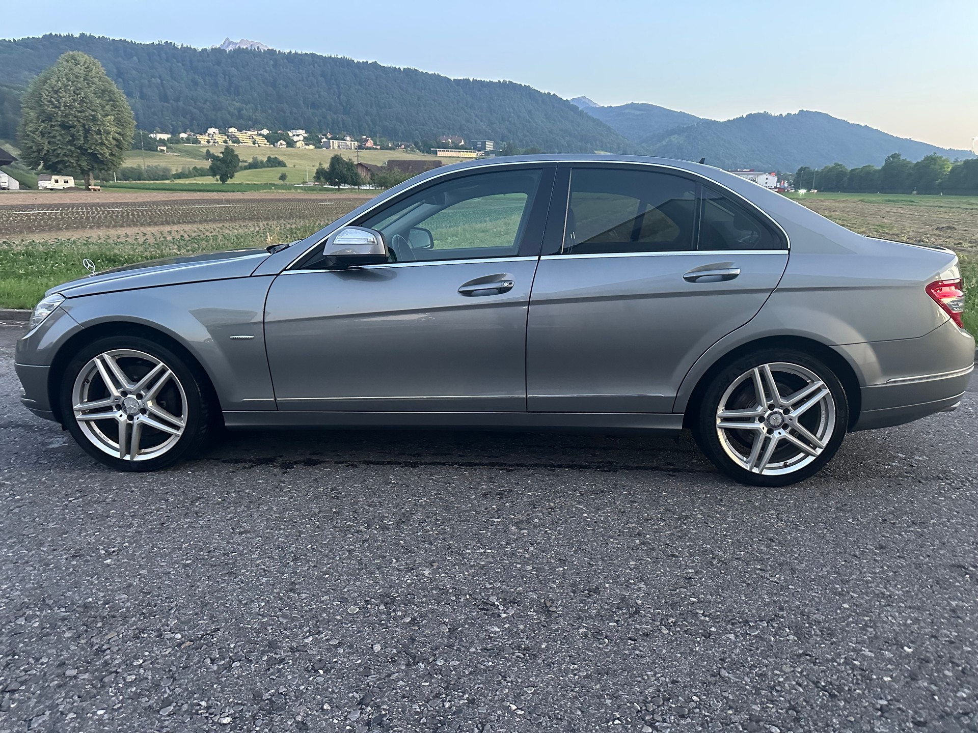 MERCEDES-BENZ C 350 4MATIC-image-3
