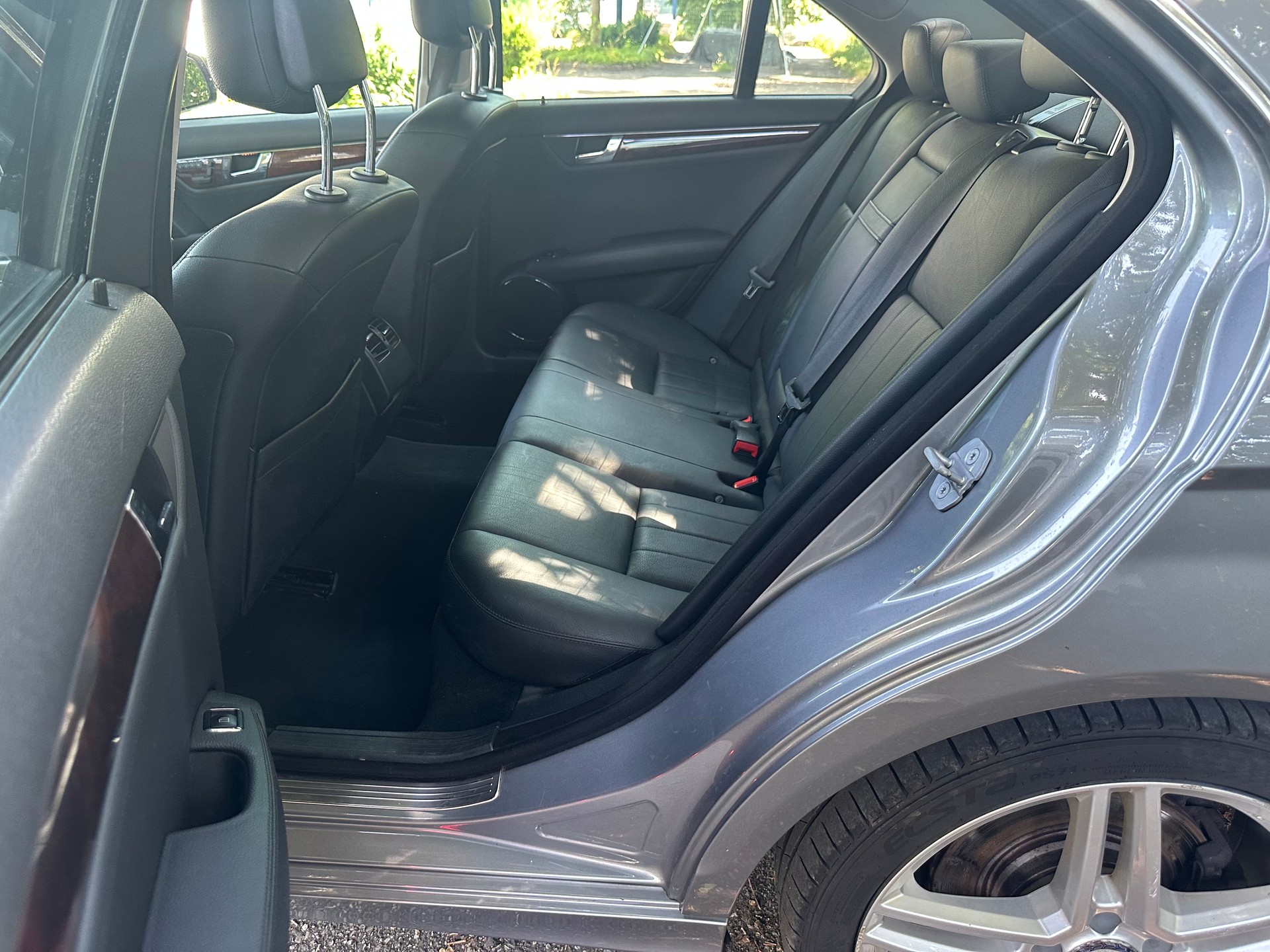 MERCEDES-BENZ C 350 4MATIC-image-10