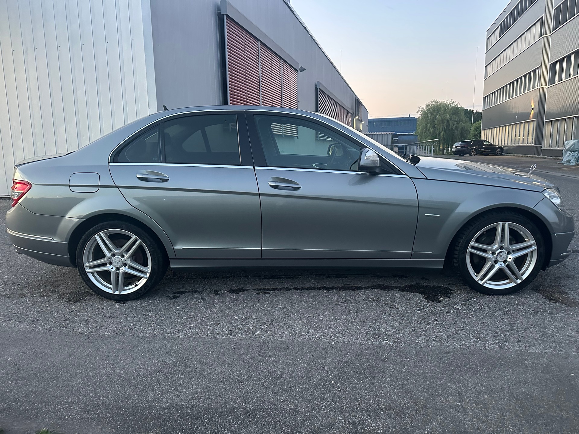 MERCEDES-BENZ C 350 4MATIC-image-4